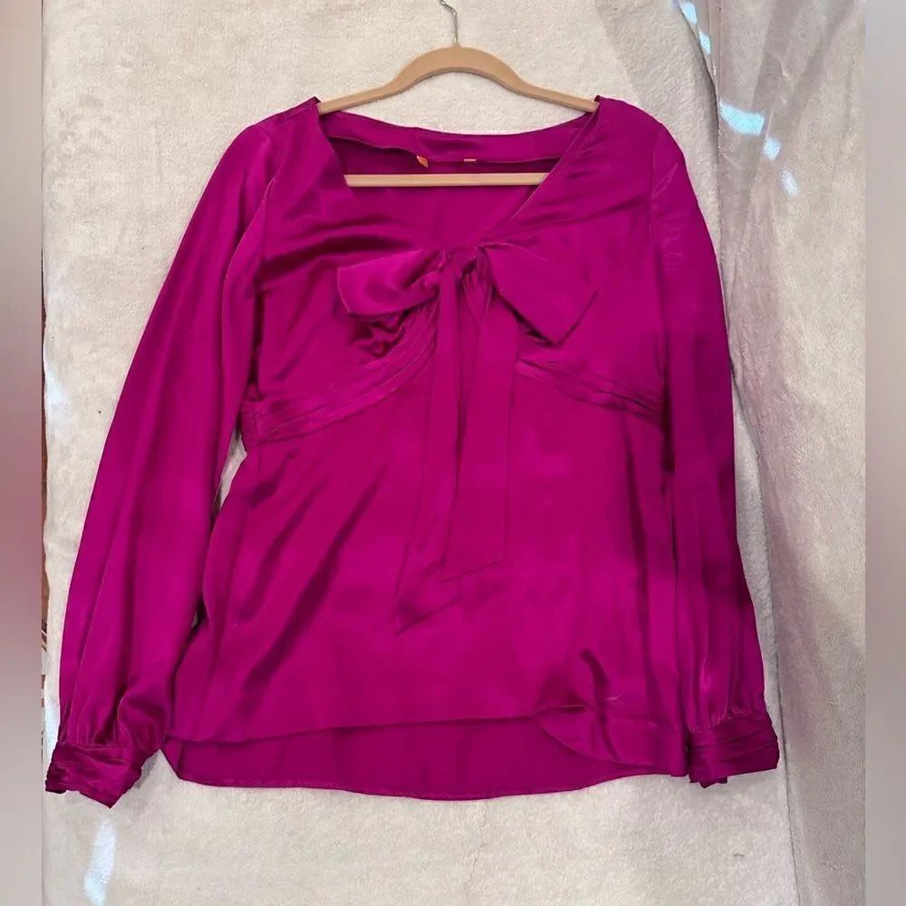 Hot pink size 6 women’s 100% silk top with bow